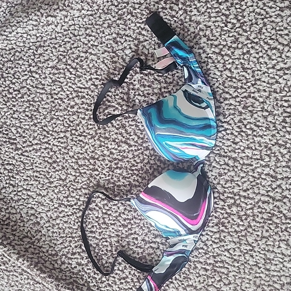PINK by Victorias Secret Wear Everywhere Pushup Bra Size 32A